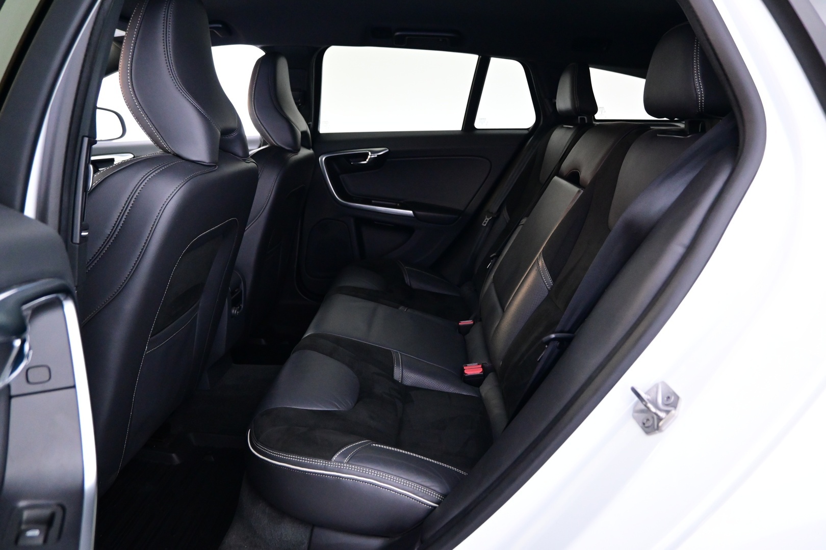 VOLVO V60 2017