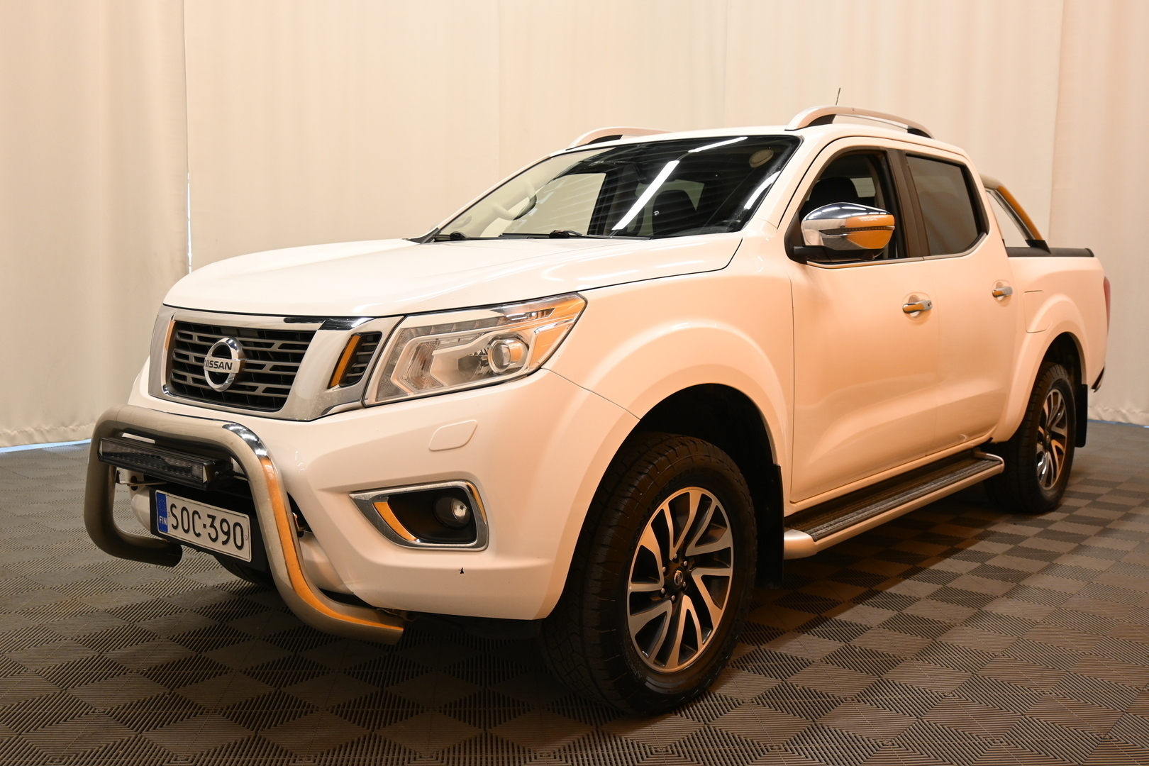 NISSAN Navara 2018