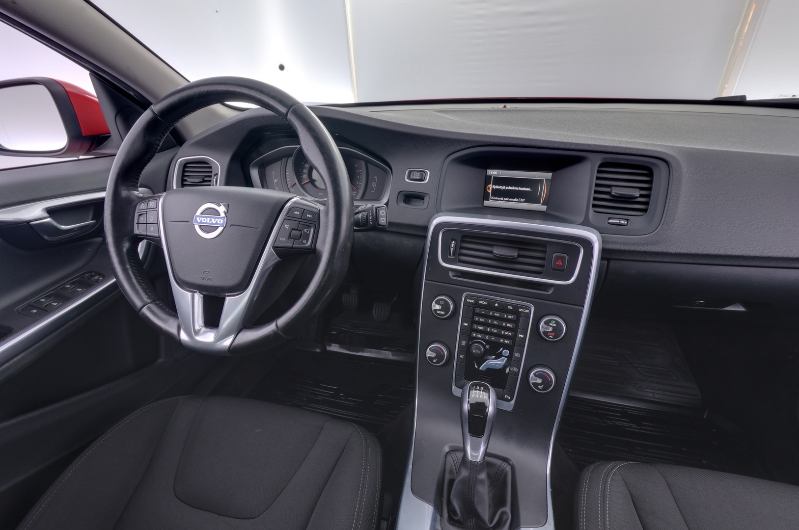 VOLVO V60 2016