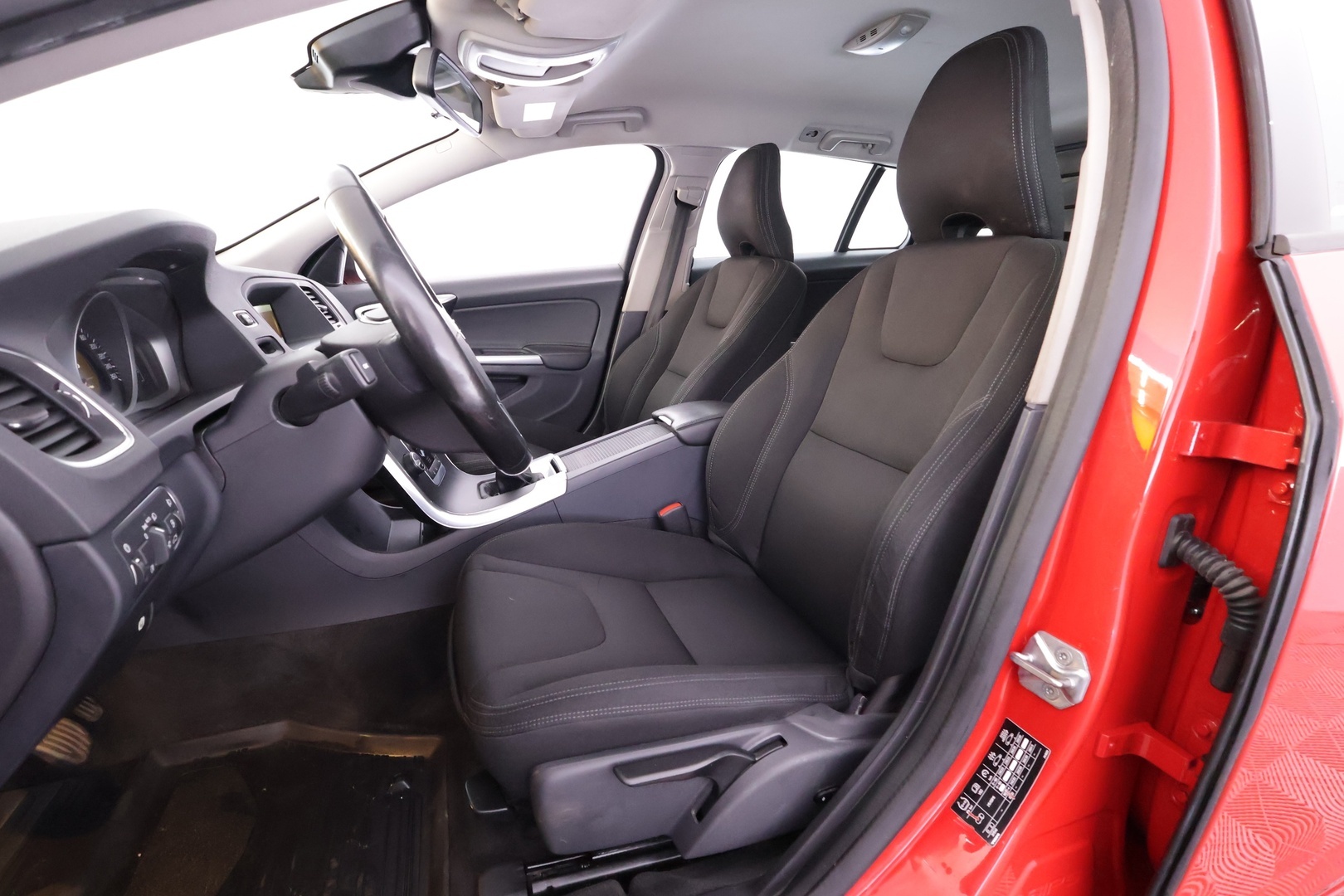 VOLVO V60 2016