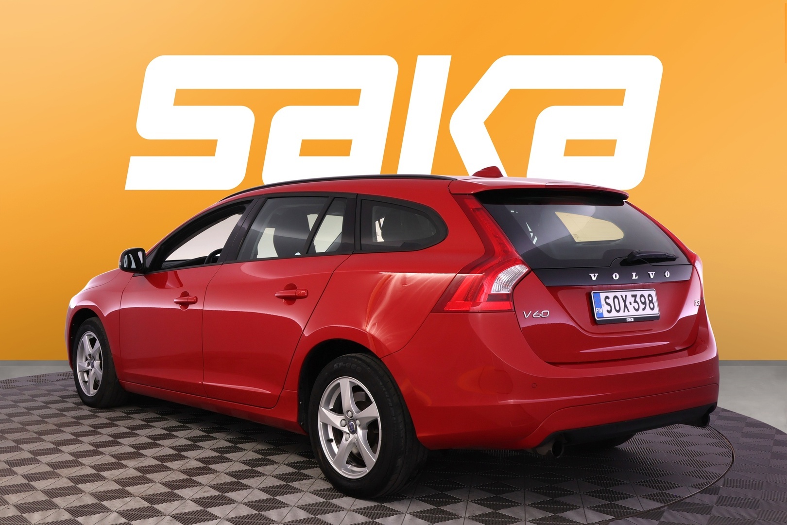 VOLVO V60 2016