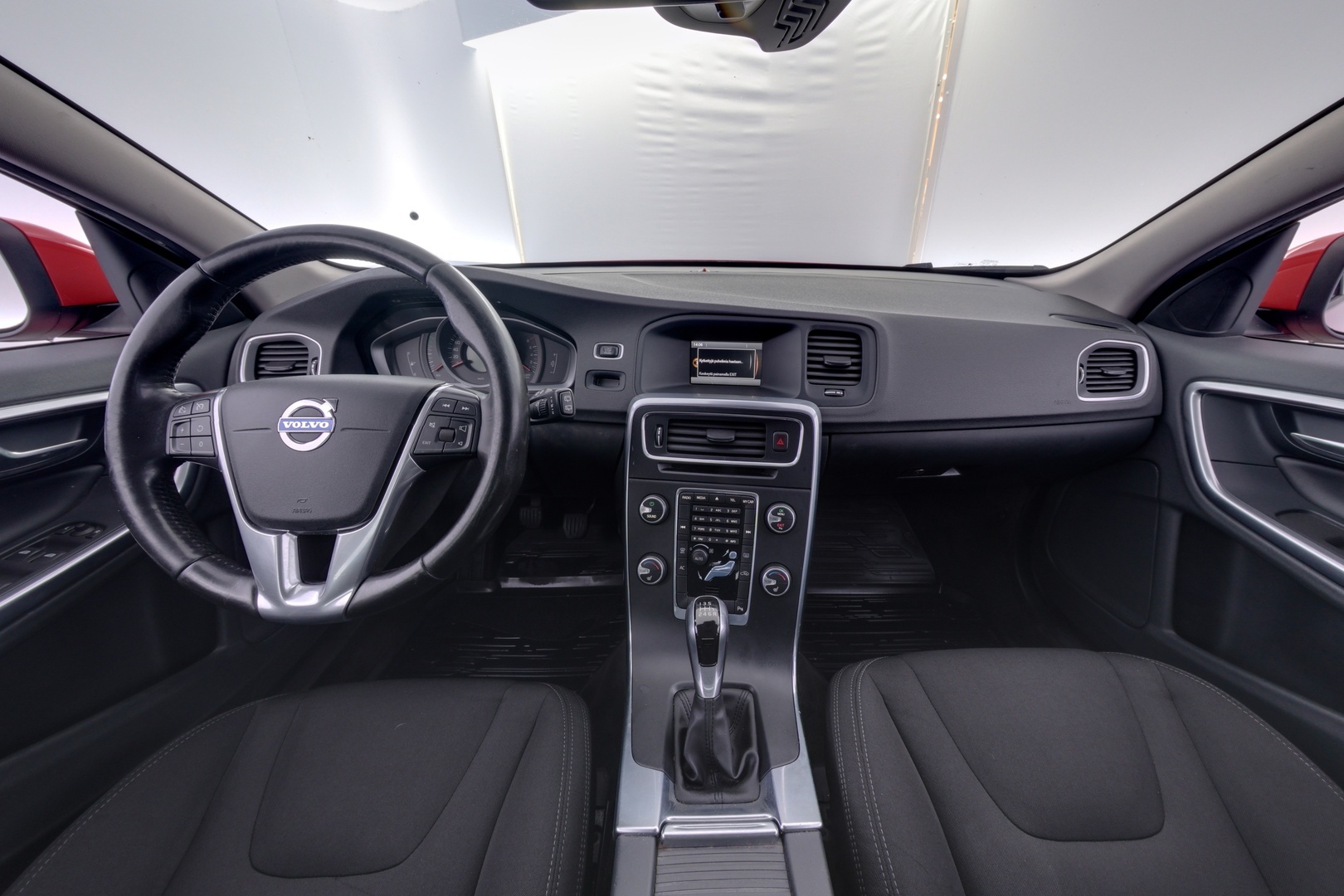 VOLVO V60 2016