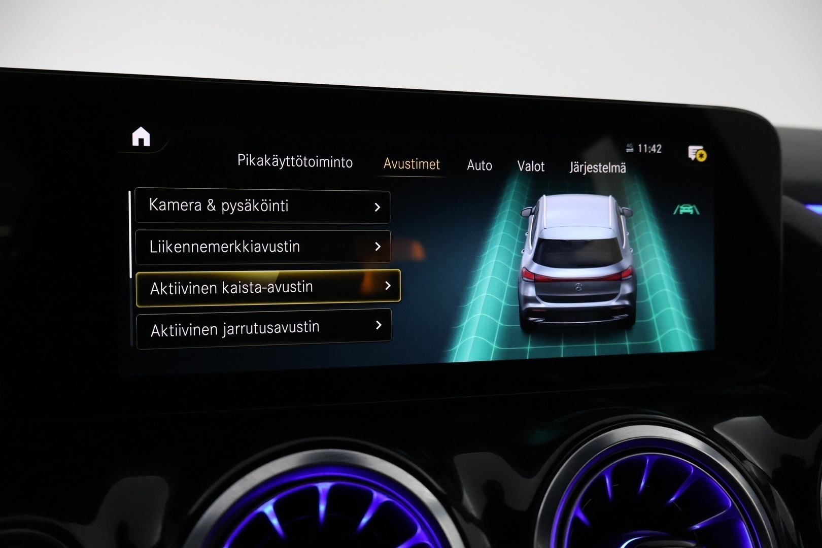 MERCEDES-BENZ EQA 2023