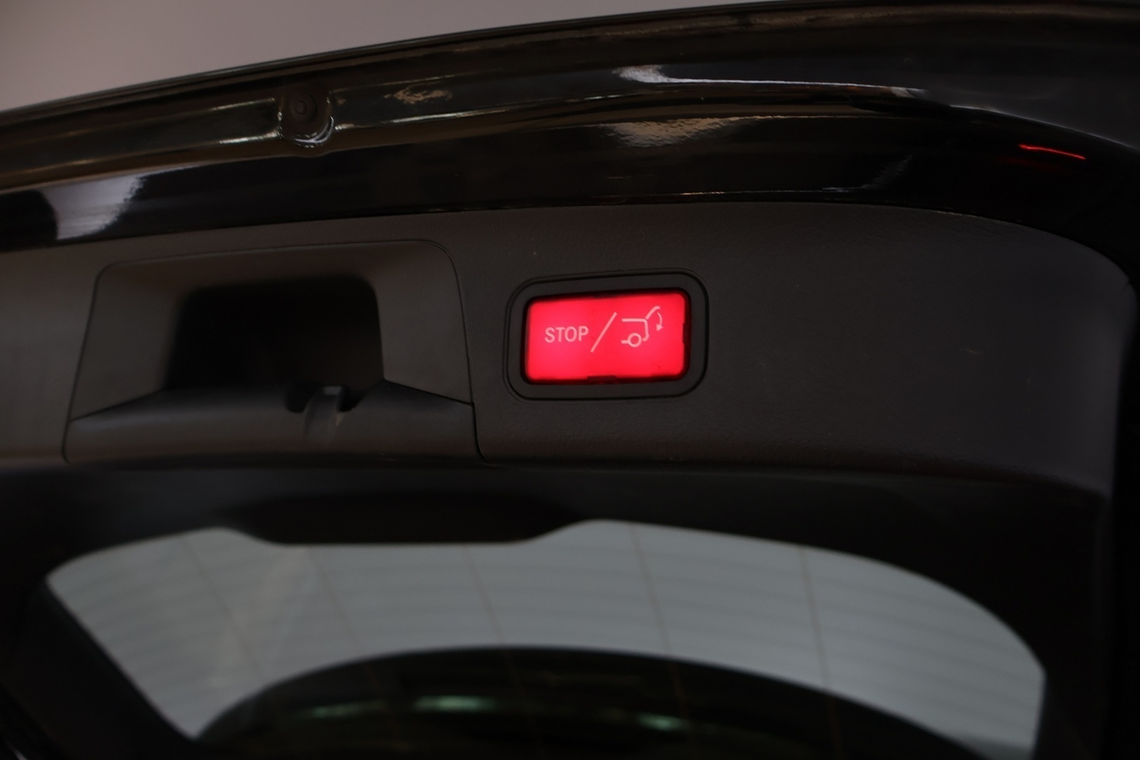MERCEDES-BENZ EQA 2023