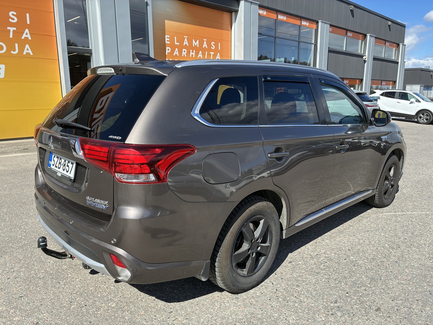 MITSUBISHI Outlander PHEV 2016