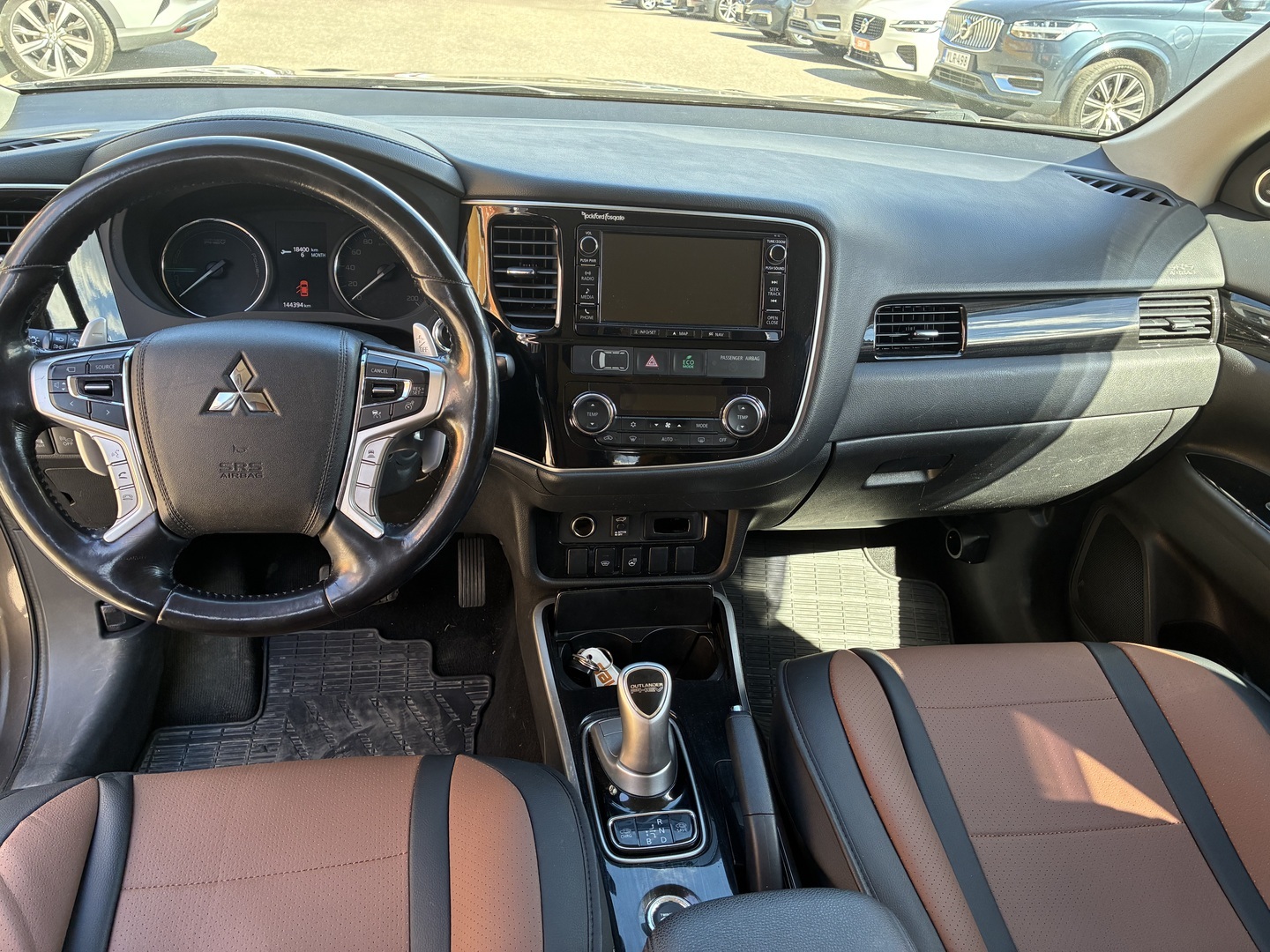 MITSUBISHI Outlander PHEV 2016