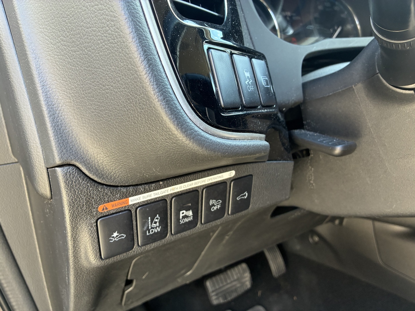 MITSUBISHI Outlander PHEV 2016