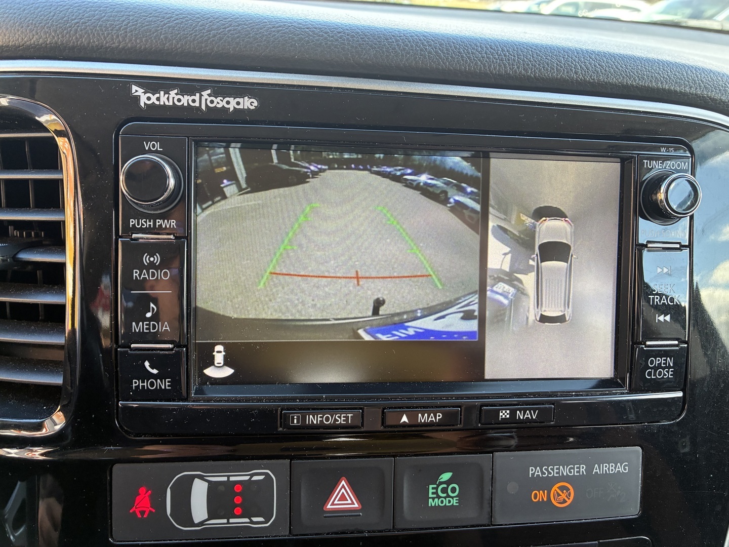 MITSUBISHI Outlander PHEV 2016