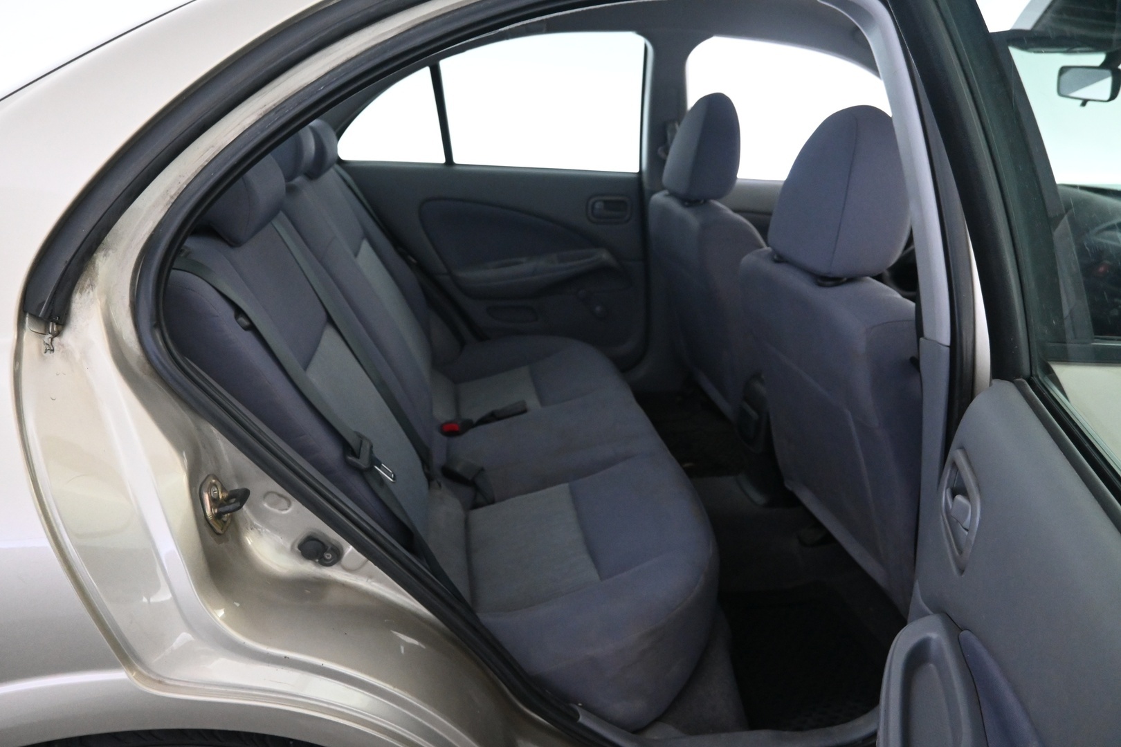 NISSAN Almera 2002