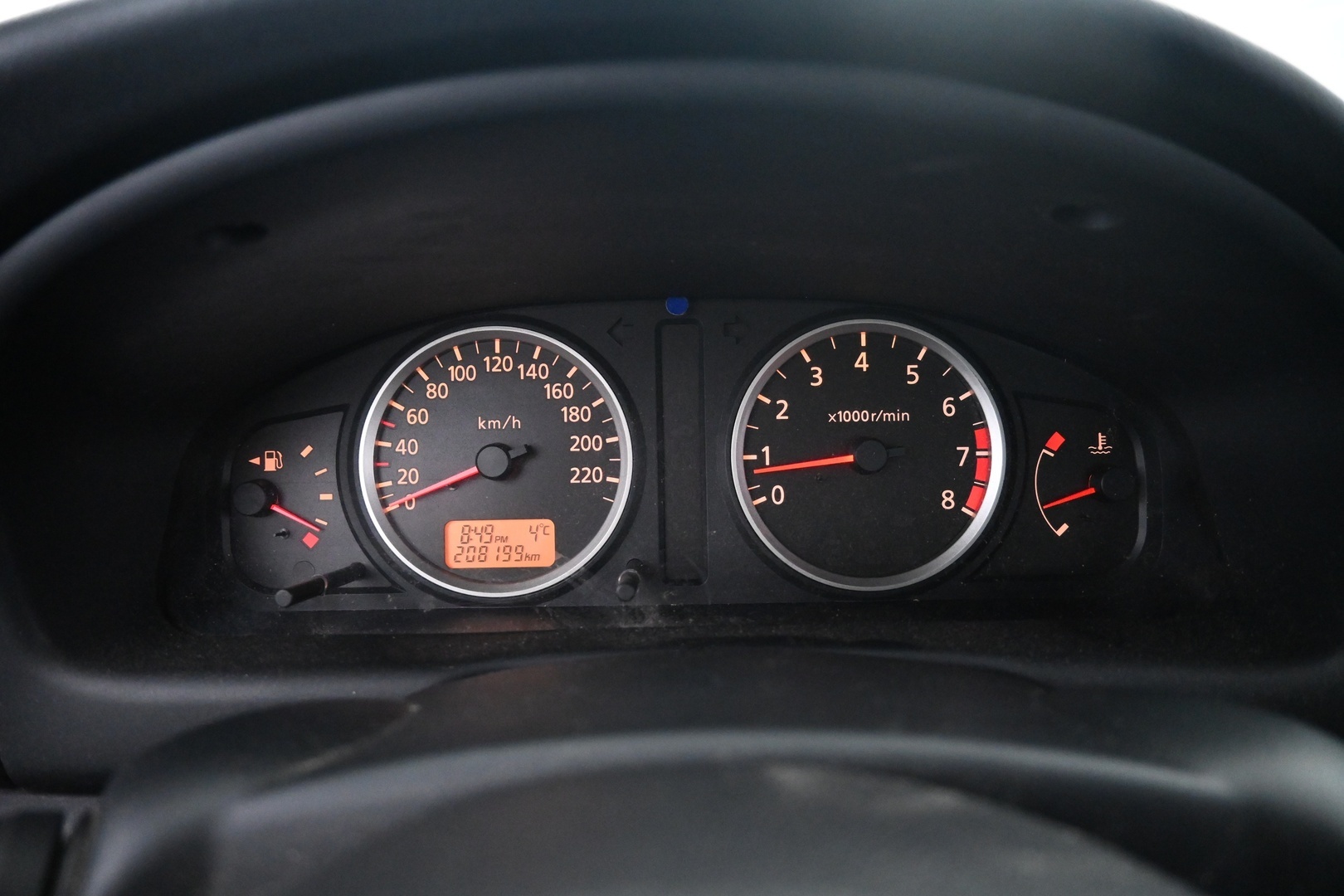 NISSAN Almera 2002