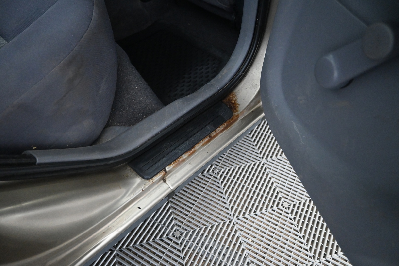 NISSAN Almera 2002