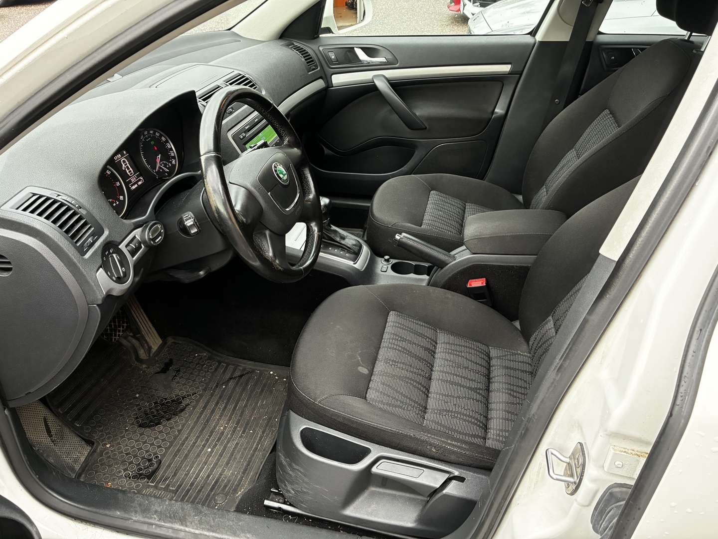 SKODA Octavia 2011