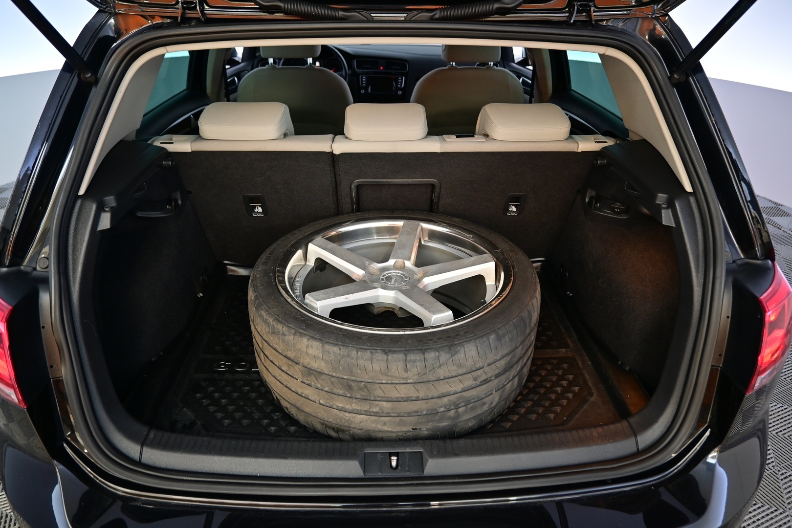 VOLKSWAGEN Golf 2013