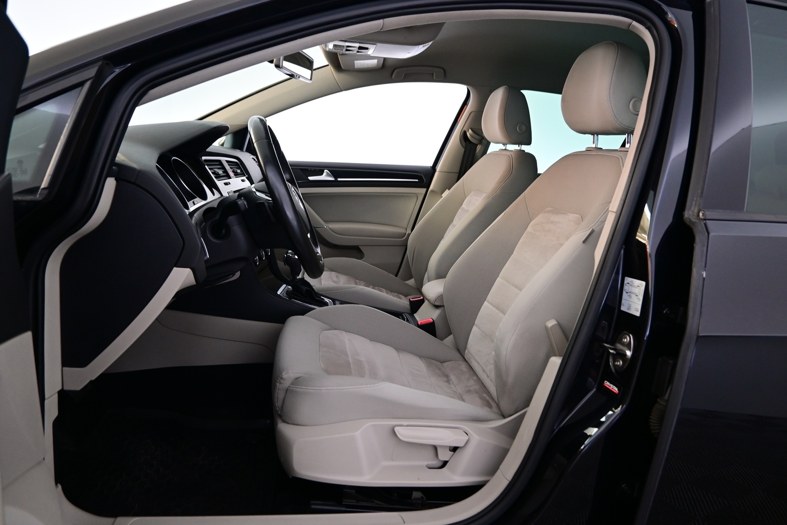 VOLKSWAGEN Golf 2013