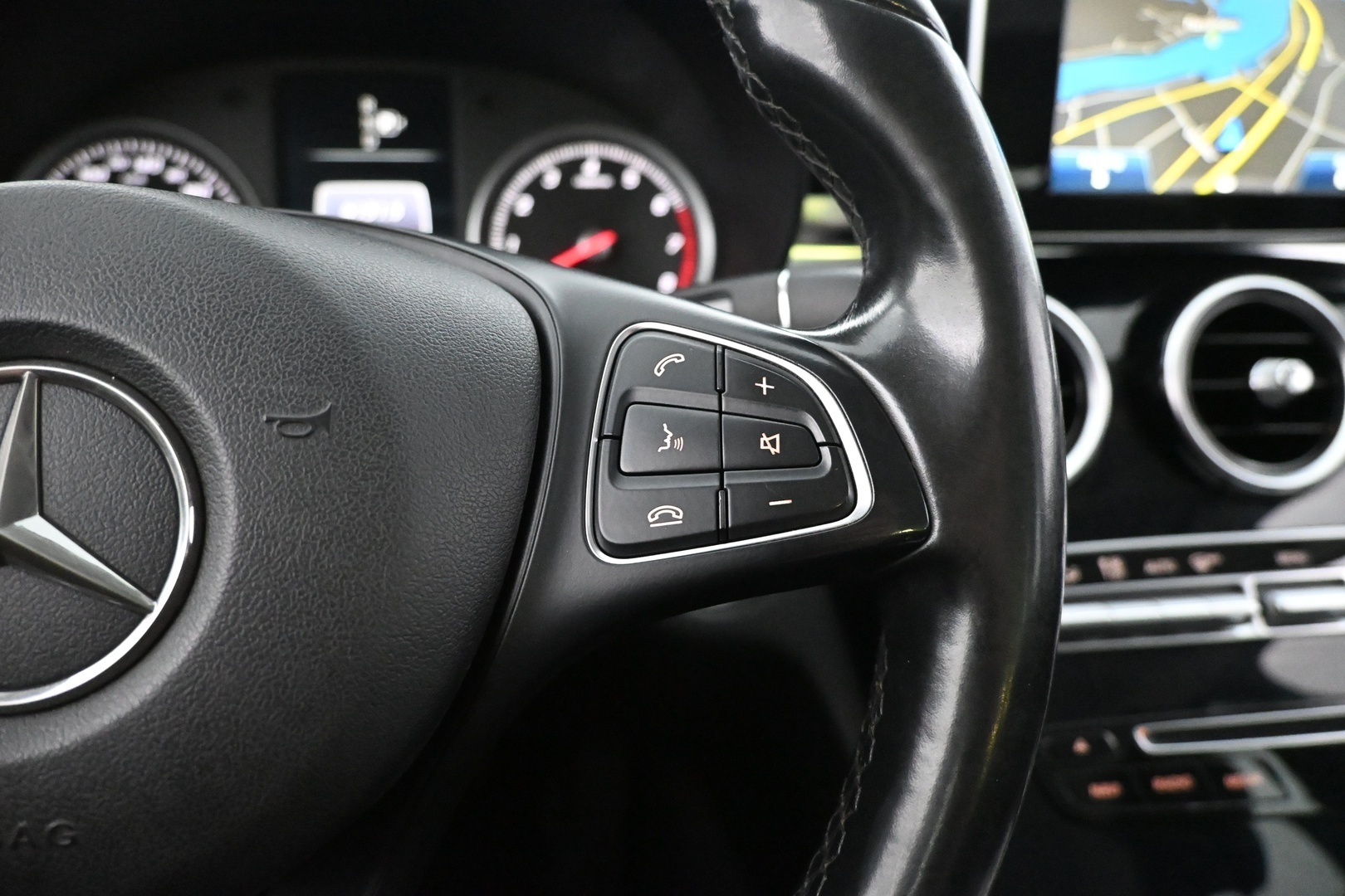 MERCEDES-BENZ C 2015