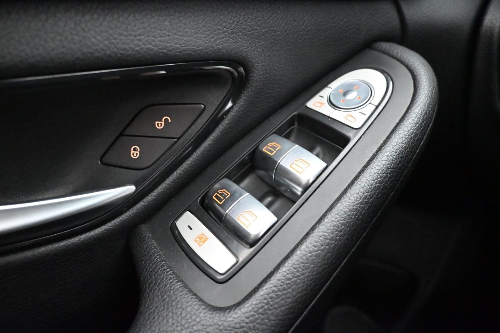 MERCEDES-BENZ C 2015