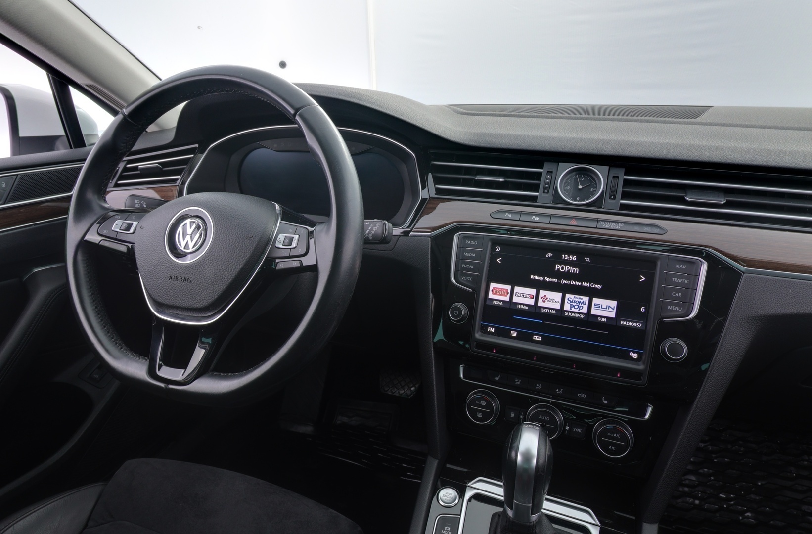 VOLKSWAGEN Passat 2016