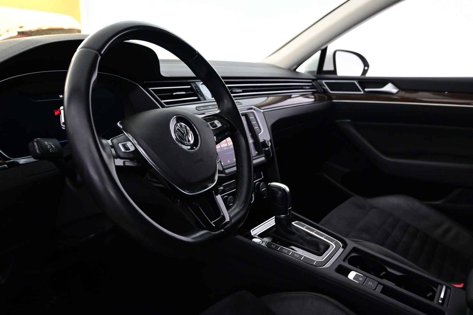 VOLKSWAGEN Passat 2016