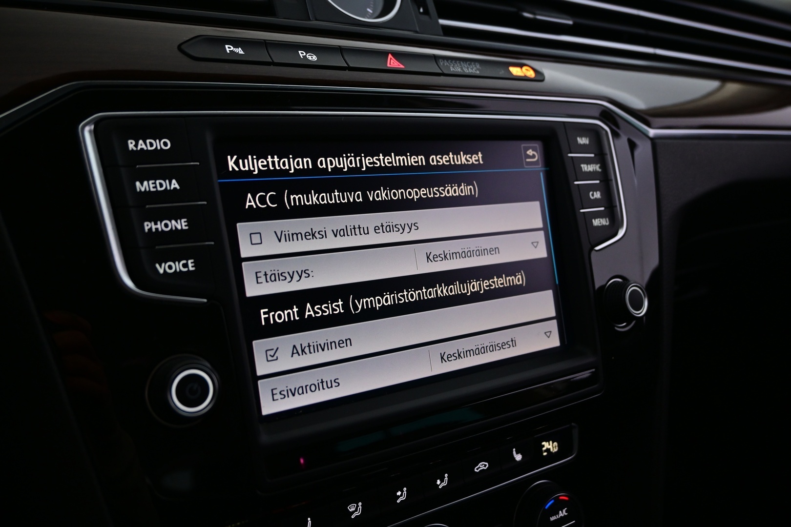 VOLKSWAGEN Passat 2016