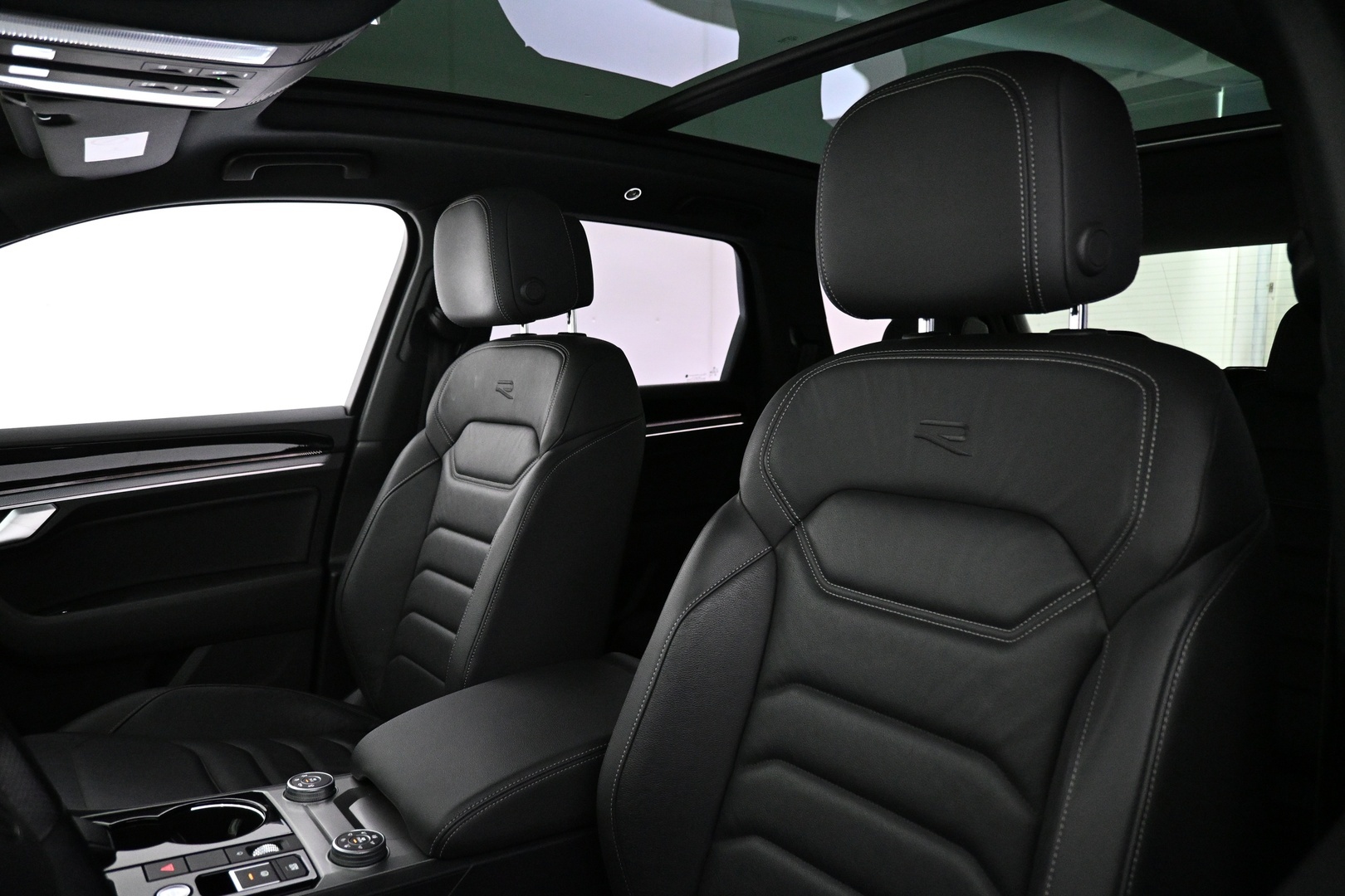 VOLKSWAGEN Touareg 2021