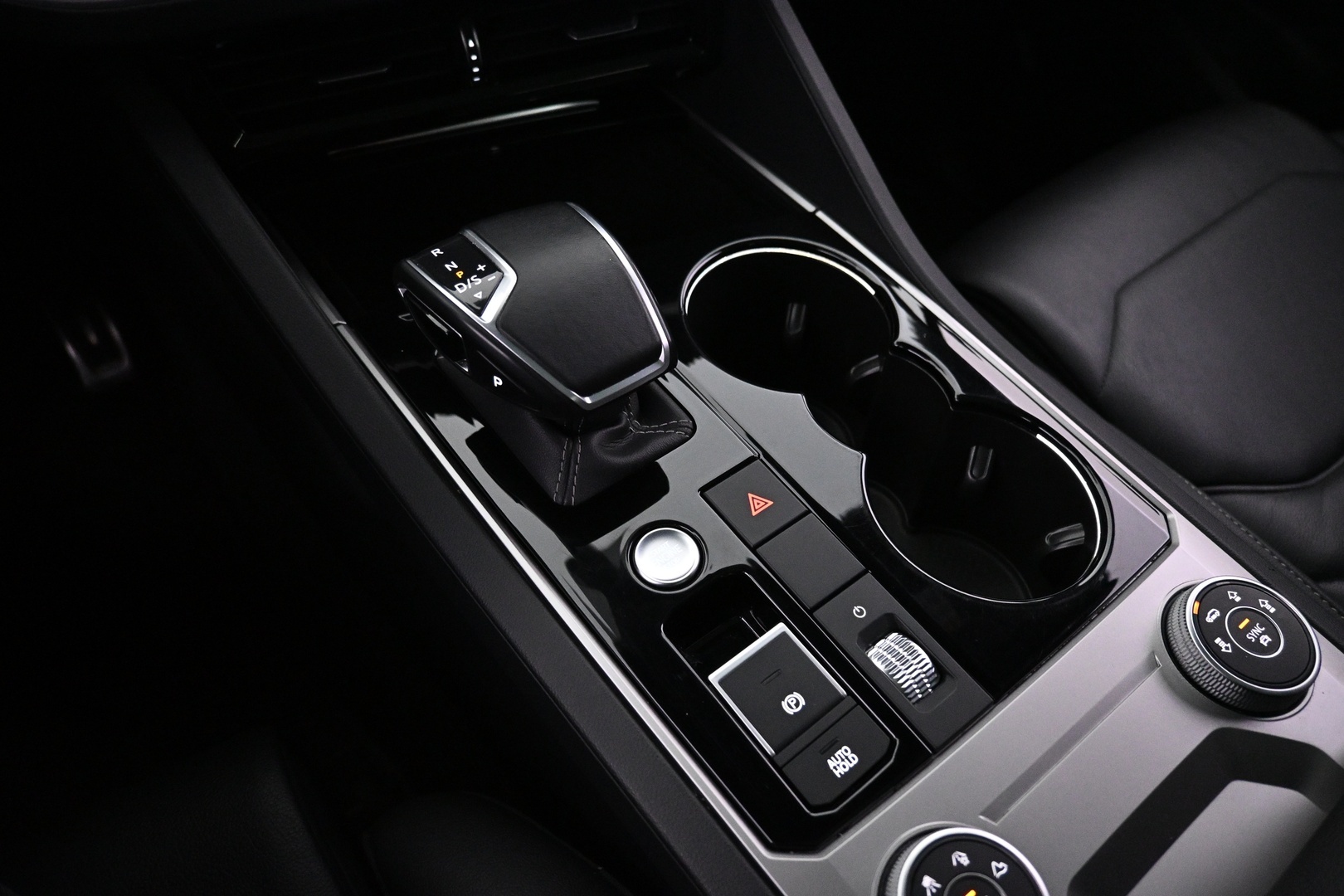 VOLKSWAGEN Touareg 2021