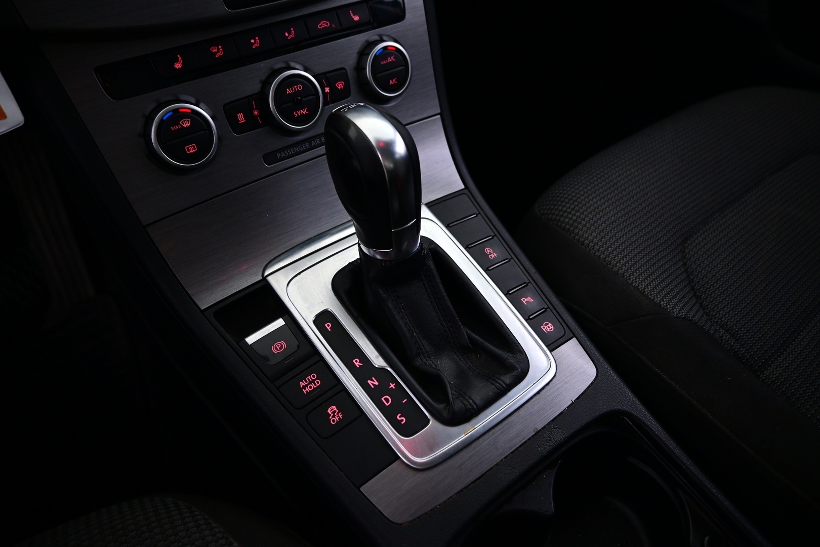 VOLKSWAGEN Passat 2013