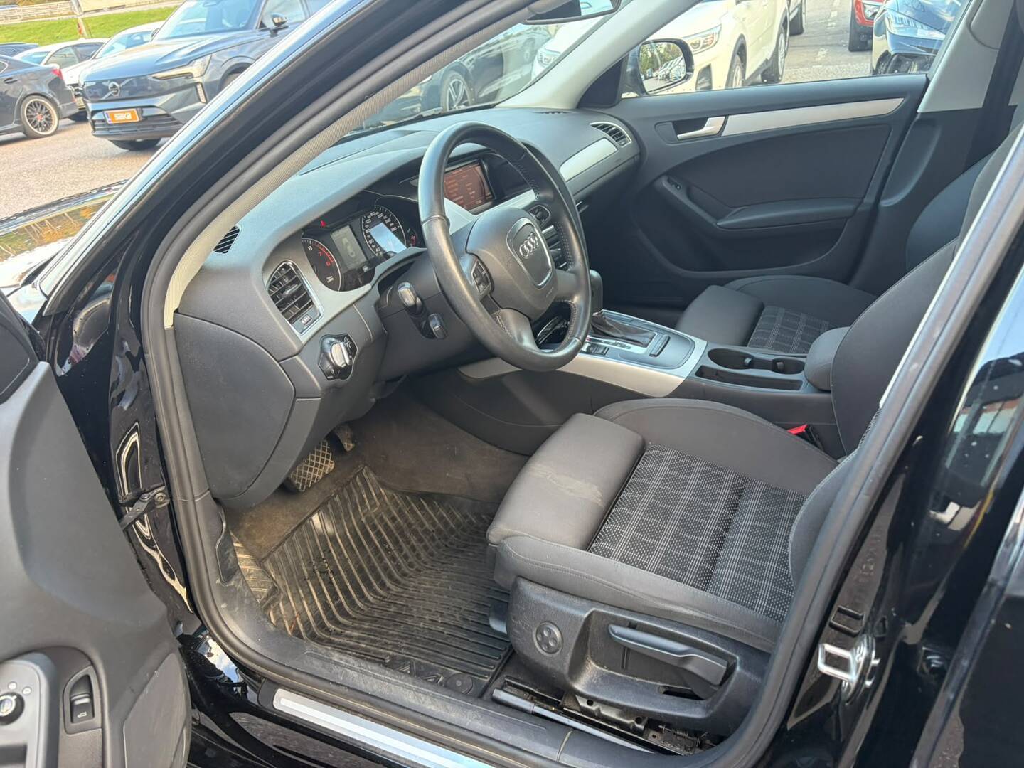 AUDI A4 2011