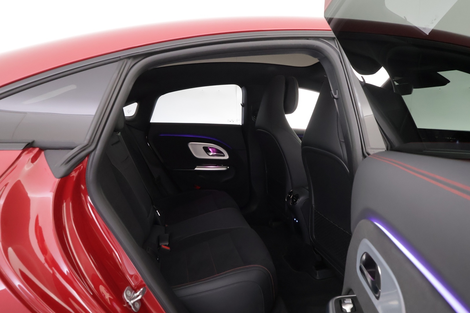 MERCEDES-BENZ CLA 2025