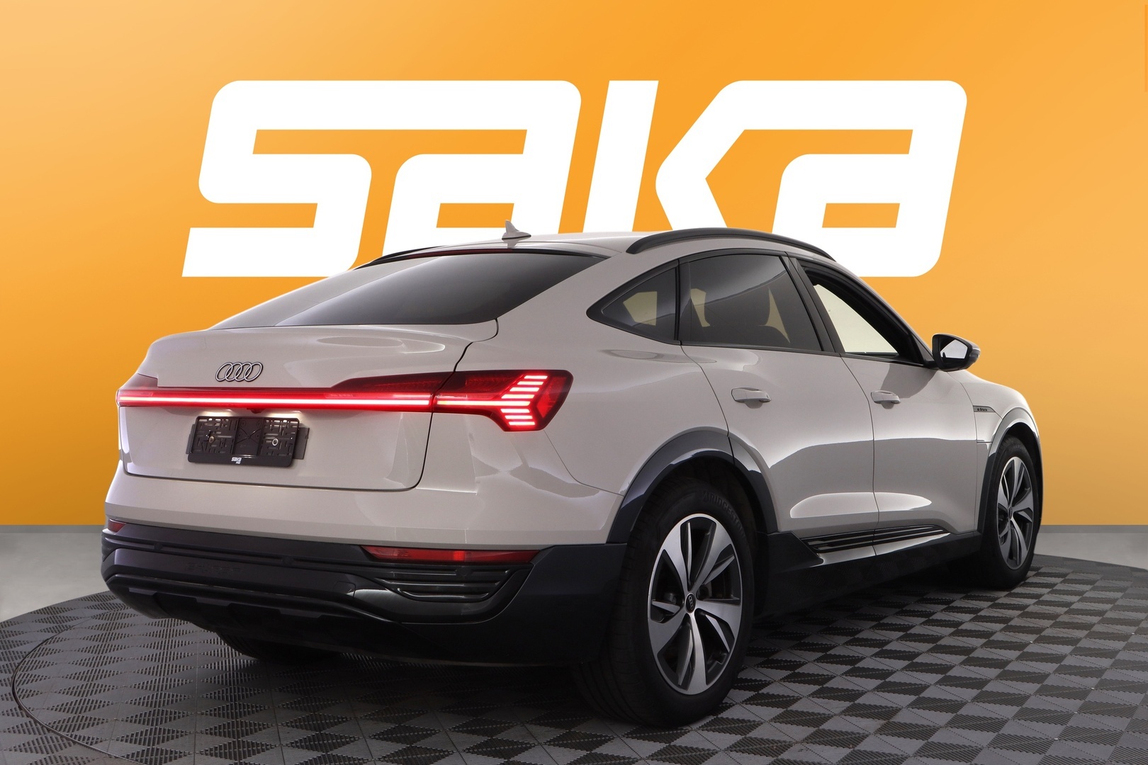 AUDI Q8 e-tron 2024