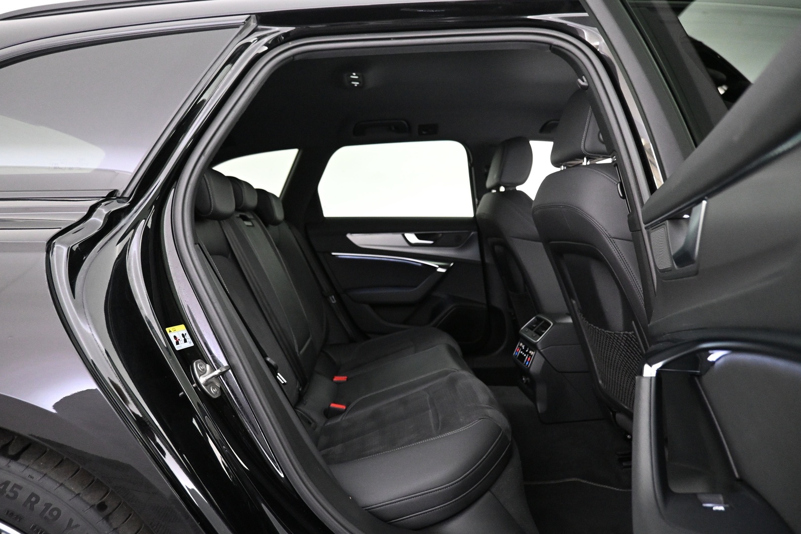 AUDI A6 2023