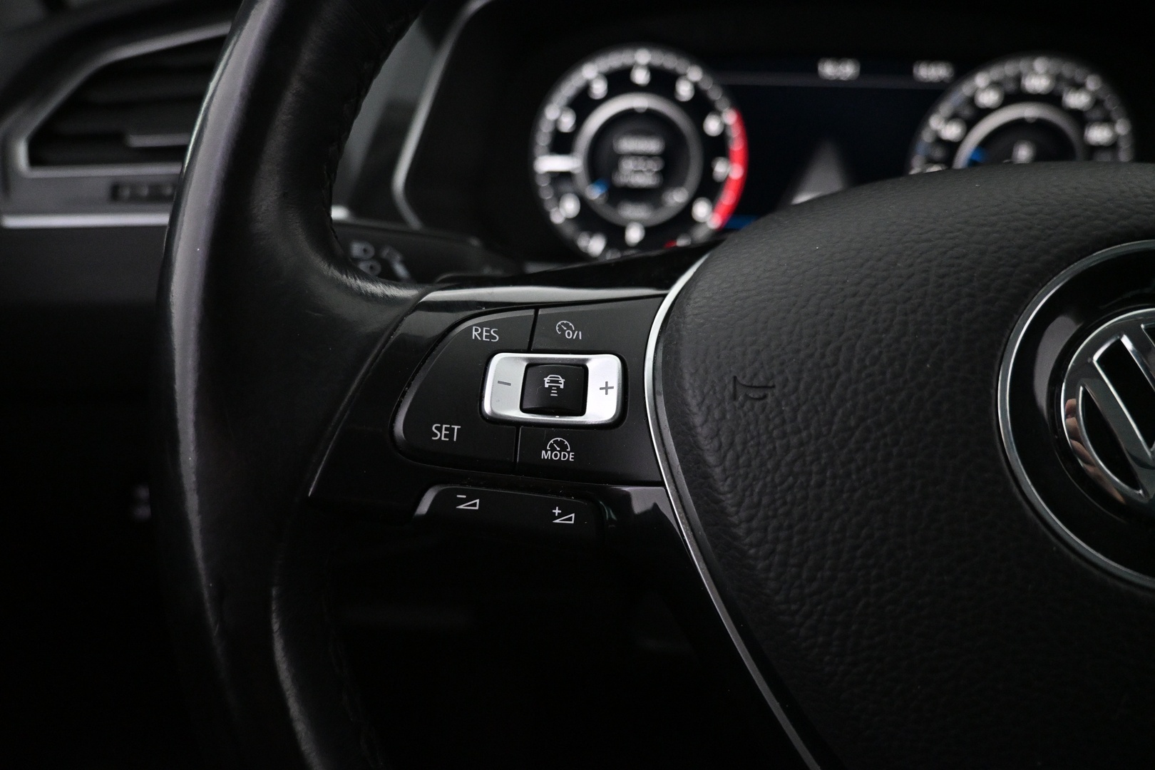 VOLKSWAGEN Tiguan 2018