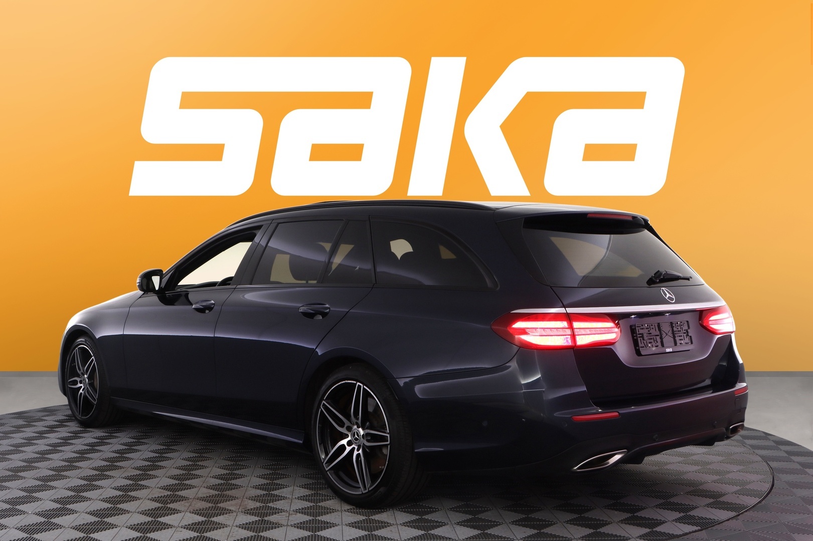 MERCEDES-BENZ E 2017