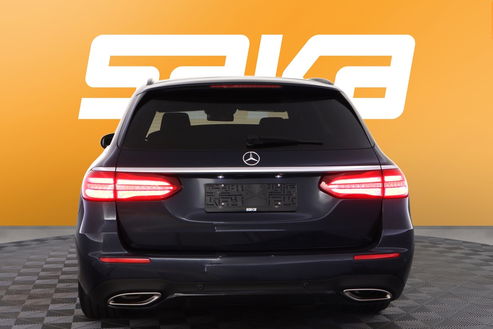 MERCEDES-BENZ E 2017