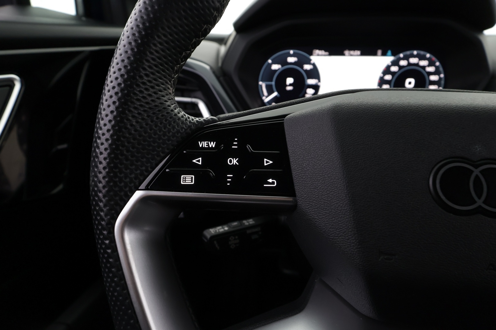 AUDI Q4 e-tron 2023