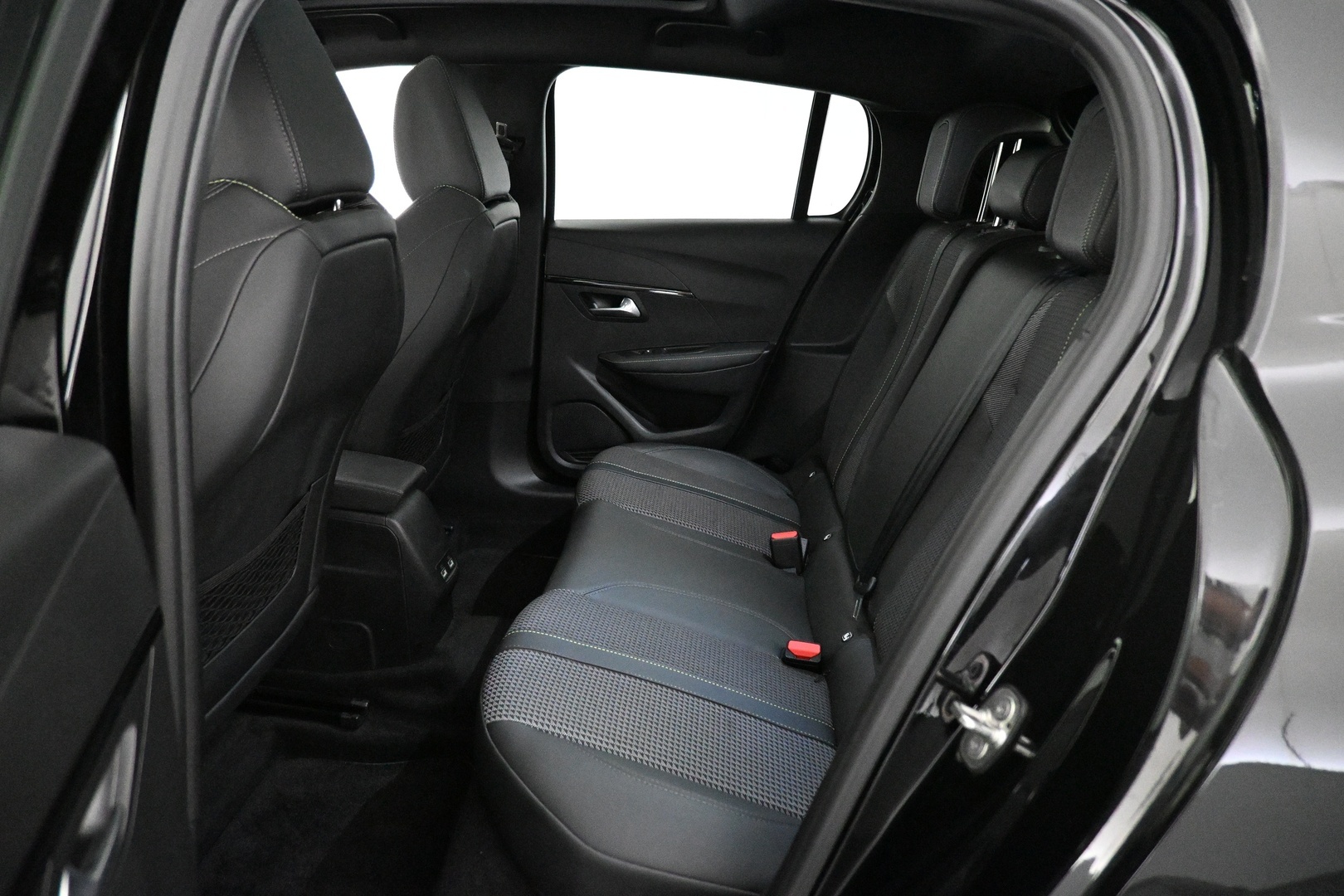 PEUGEOT e-208 2023