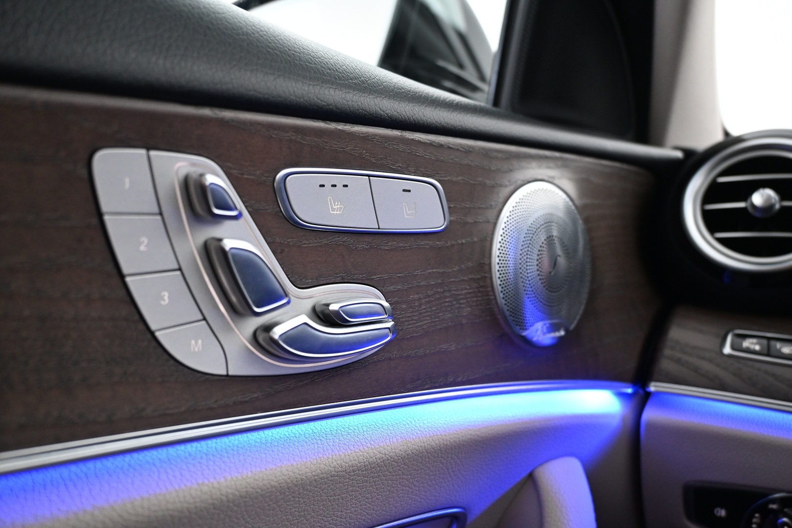 MERCEDES-BENZ E 2018