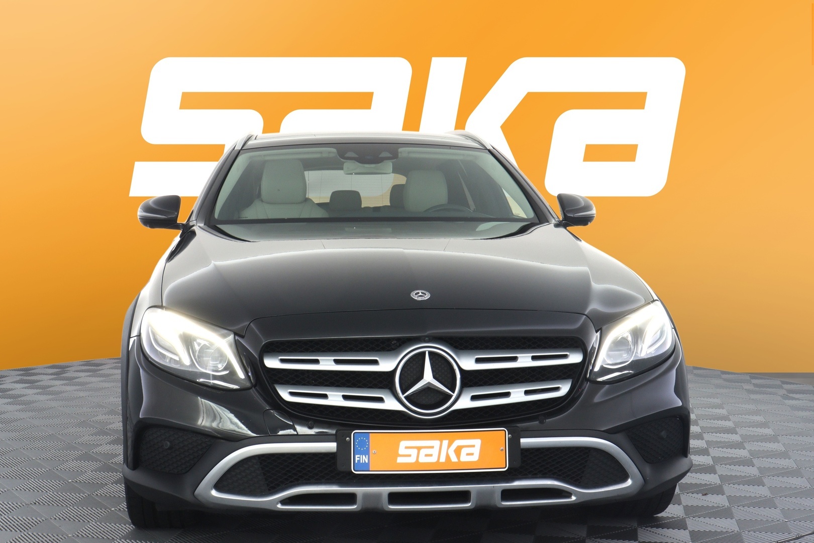 MERCEDES-BENZ E 2018