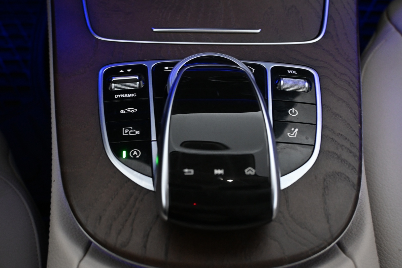 MERCEDES-BENZ E 2018