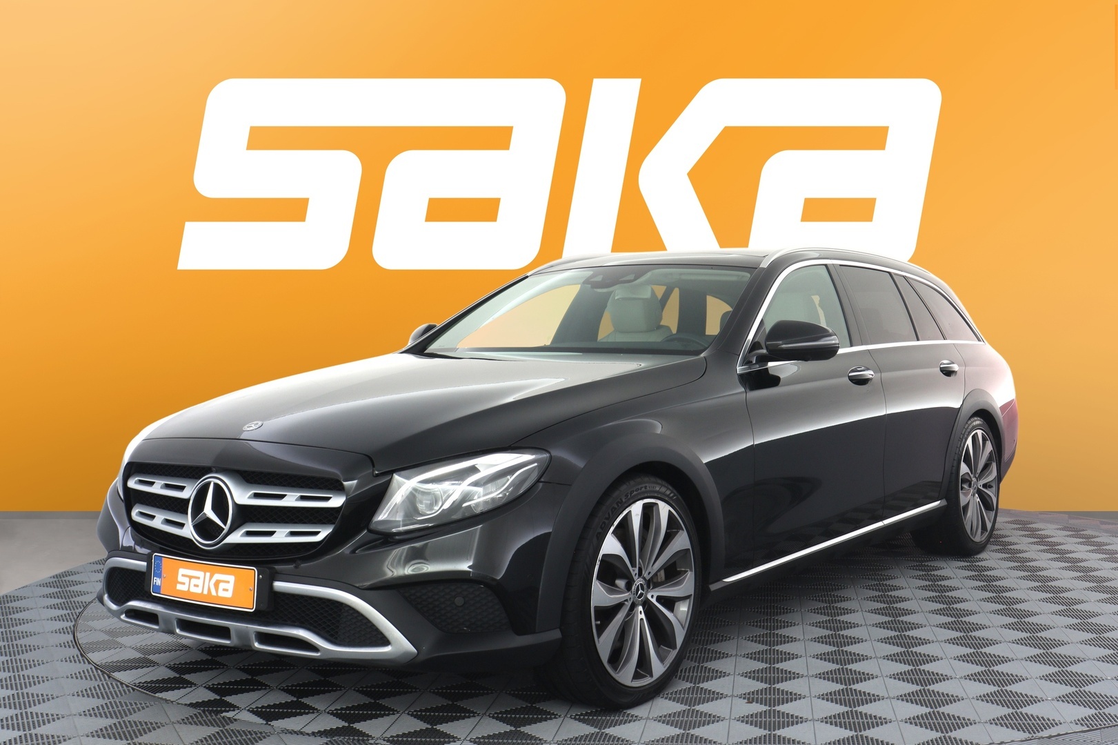 MERCEDES-BENZ E 2018