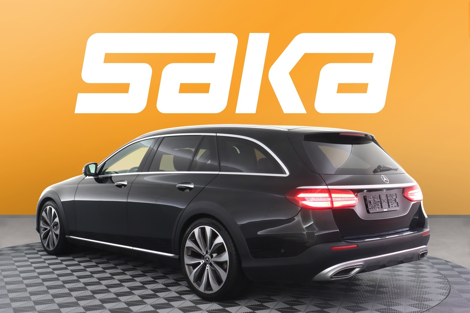 MERCEDES-BENZ E 2018