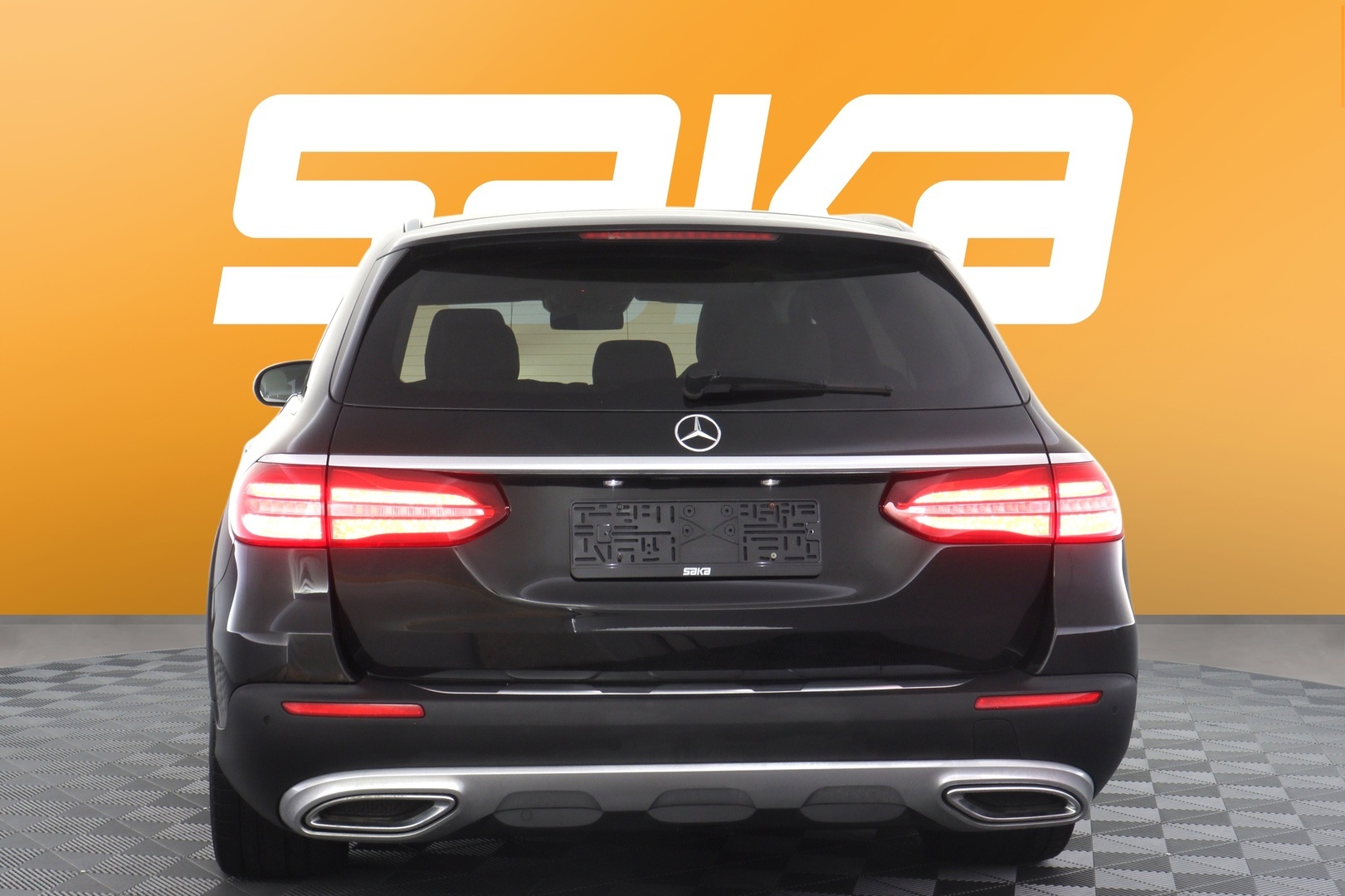 MERCEDES-BENZ E 2018