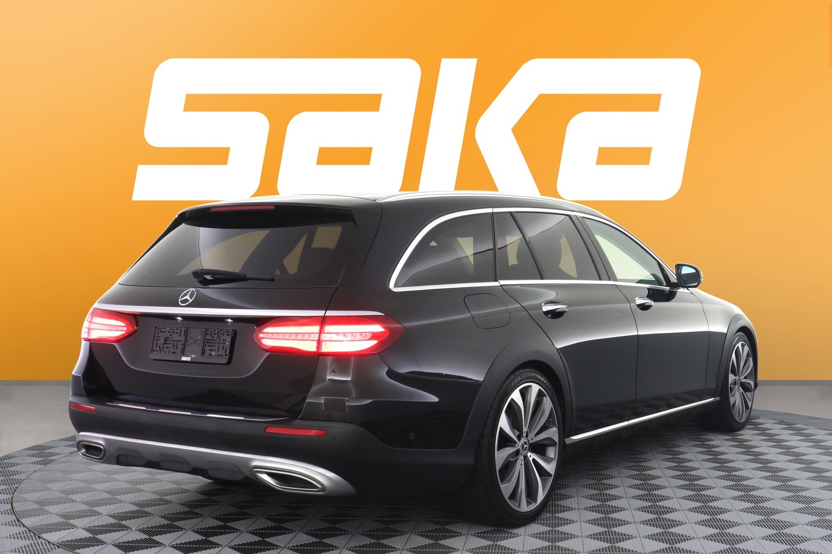 MERCEDES-BENZ E 2018