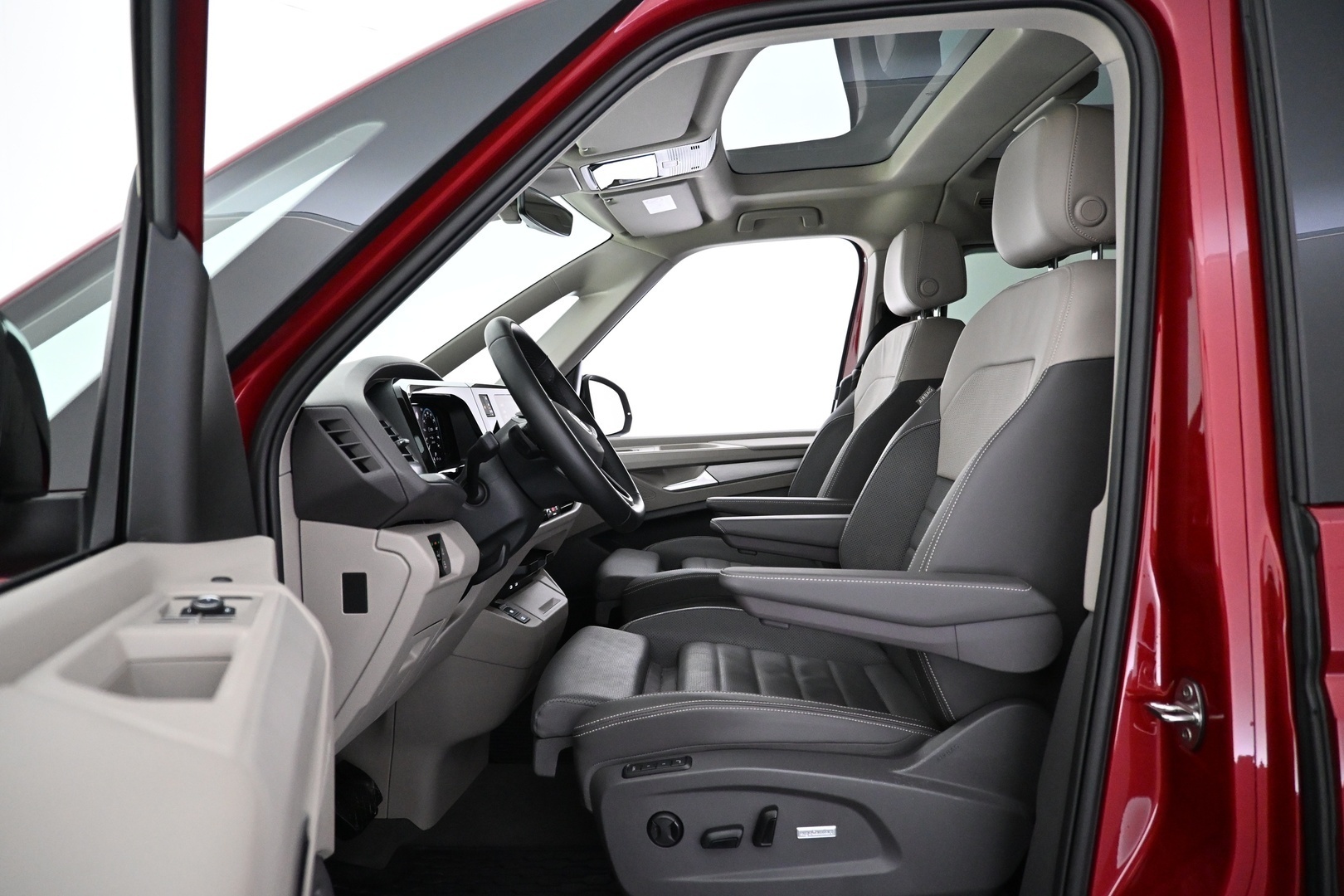 VOLKSWAGEN Multivan 2025