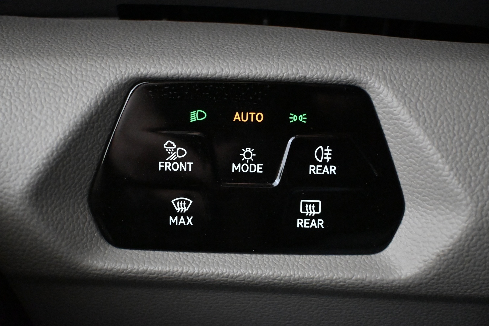 VOLKSWAGEN Multivan 2025