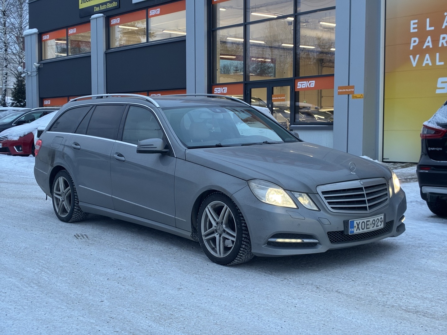 MERCEDES-BENZ E 2012