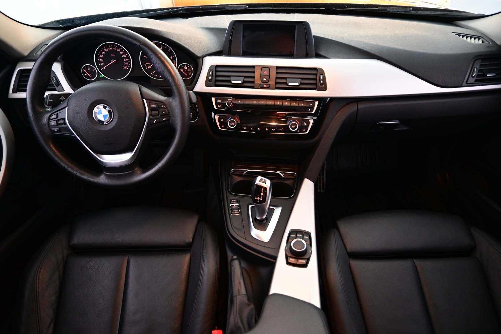 BMW 318 2018