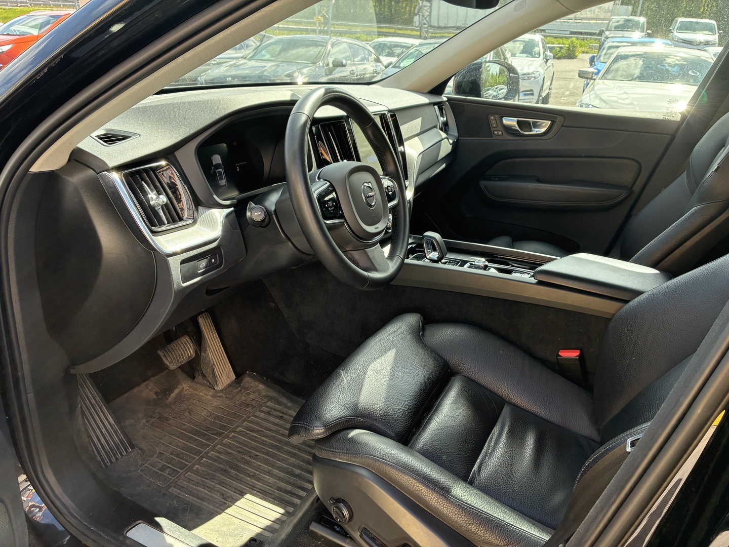 VOLVO XC60 2023