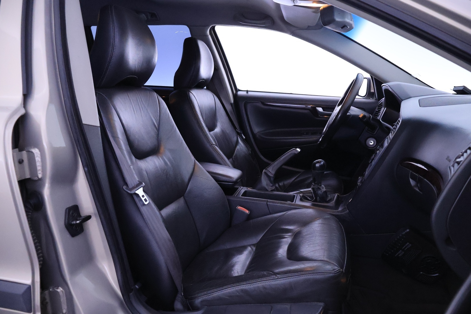 VOLVO V70 2003