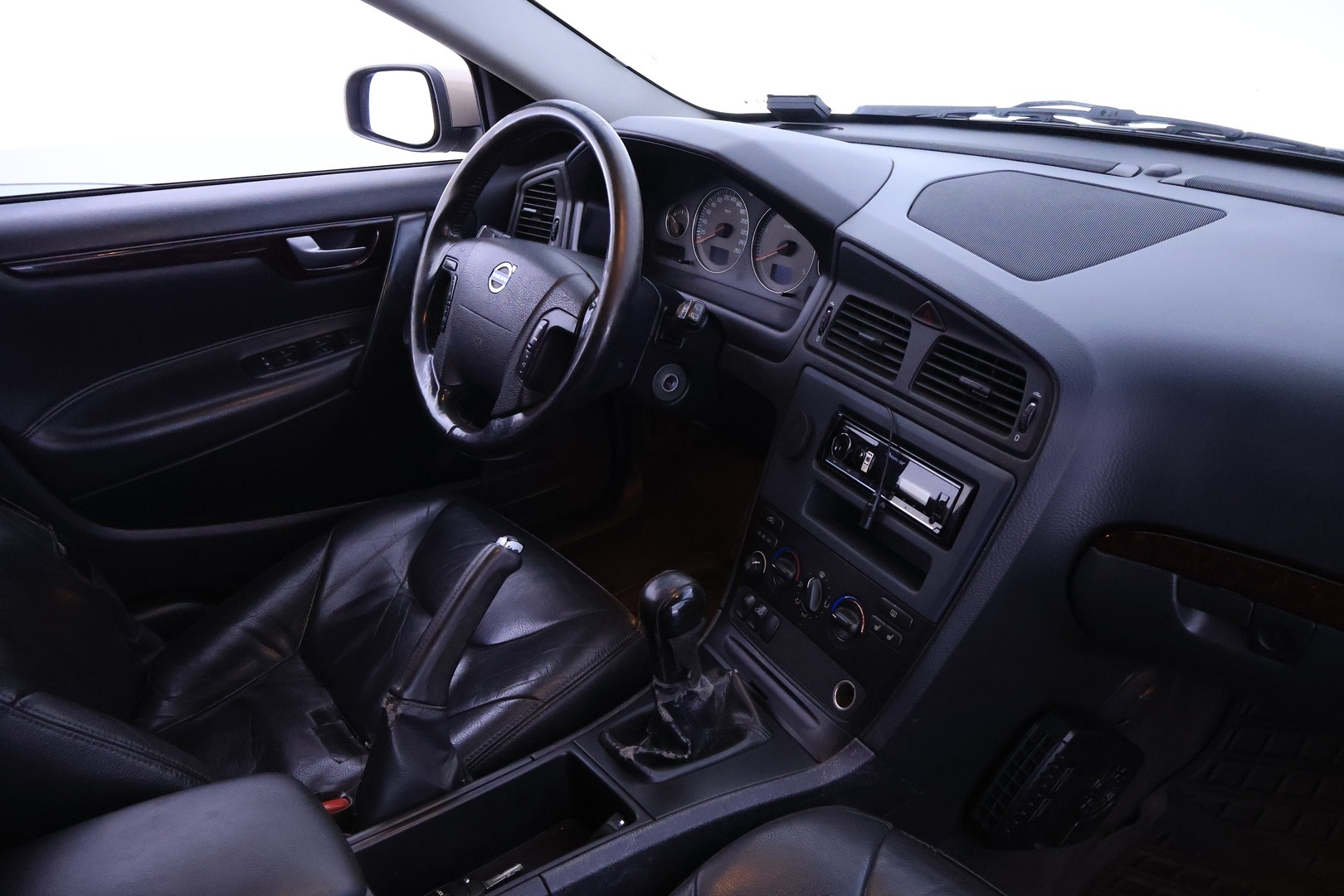 VOLVO V70 2003