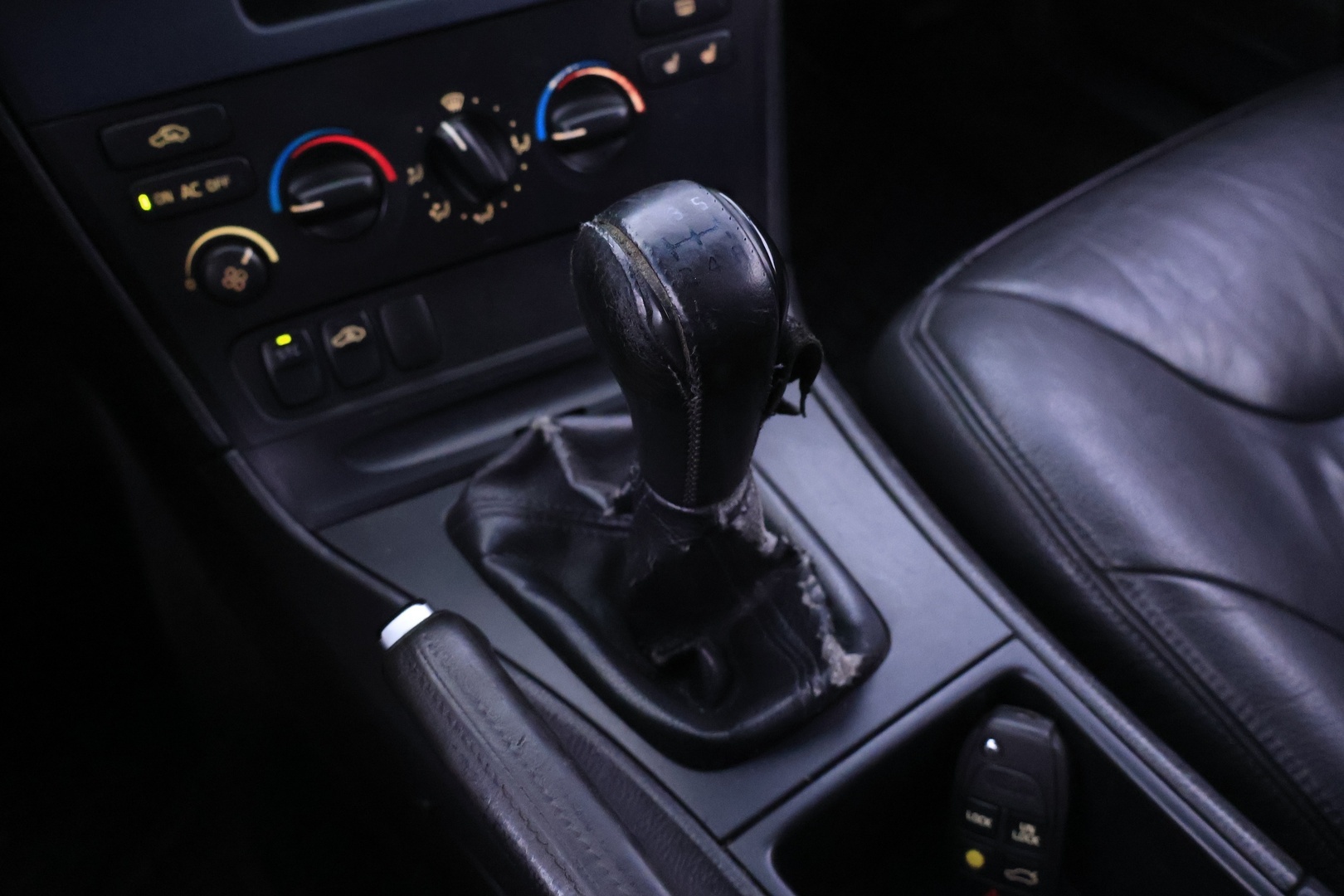 VOLVO V70 2003